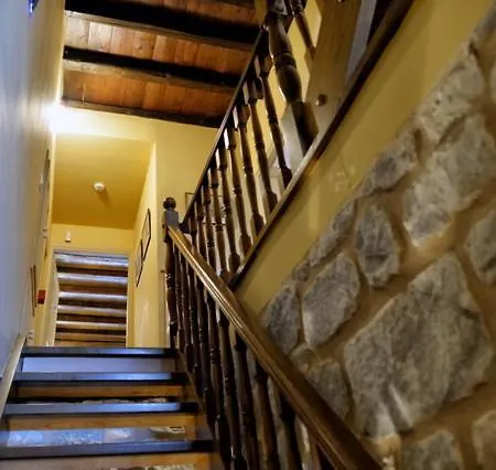 Archontiko Leontari فندق