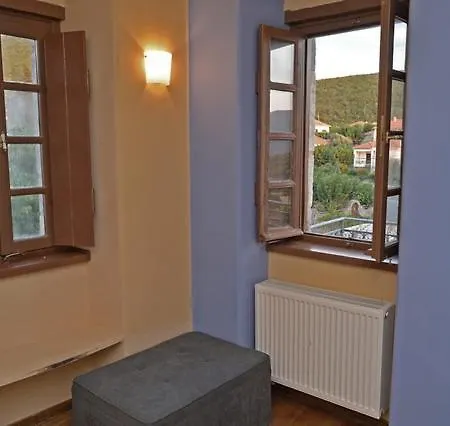 Archontiko Leontari فندق 4*