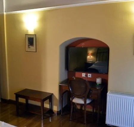 Archontiko Leontari فندق