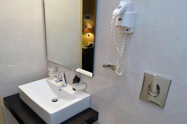 Archontiko Leontari Hotel 4*