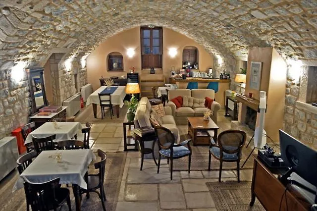 Hotel Archontiko Leontari 4*